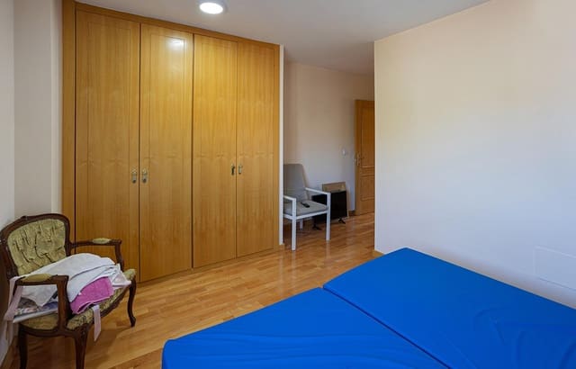 4 sovrum Villa till salu i Boecillo - 230 000 € (Ref: 9359438)