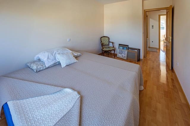 4 sovrum Villa till salu i Boecillo - 230 000 € (Ref: 9359438)