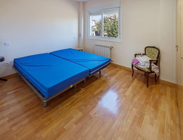 4 sovrum Villa till salu i Boecillo - 230 000 € (Ref: 9359438)