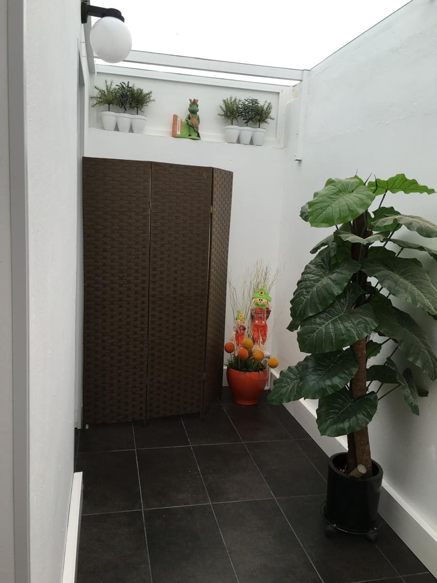 4 chambre Appartement à vendre à Santa Lucia de Tirajana - 220 000 € (Ref: 9373634)