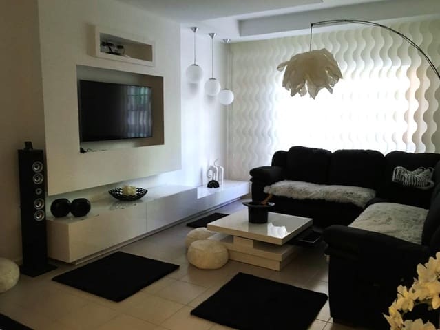 4 chambre Appartement à vendre à Santa Lucía de Tirajana - 220 000 € (Ref: 9373634)
