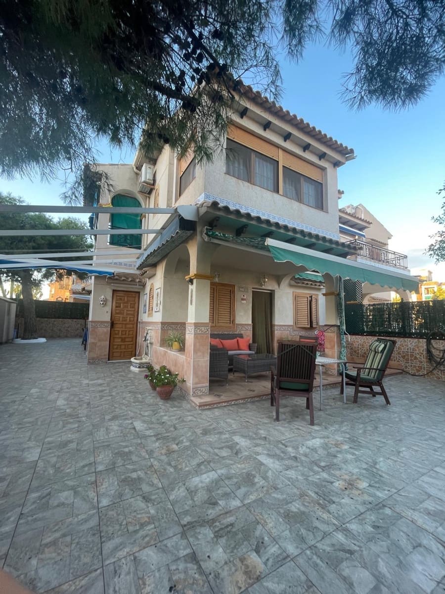 Apartamento de 4 habitaciones en Torrevieja en venta - 320.000 € (Ref: 9375238)