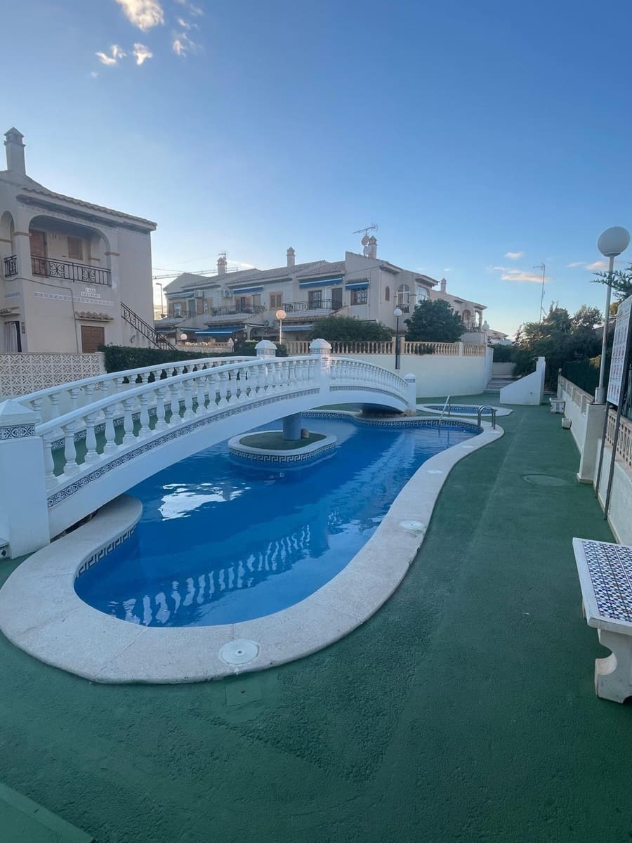 Apartamento de 4 habitaciones en Torrevieja en venta - 320.000 € (Ref: 9375238)