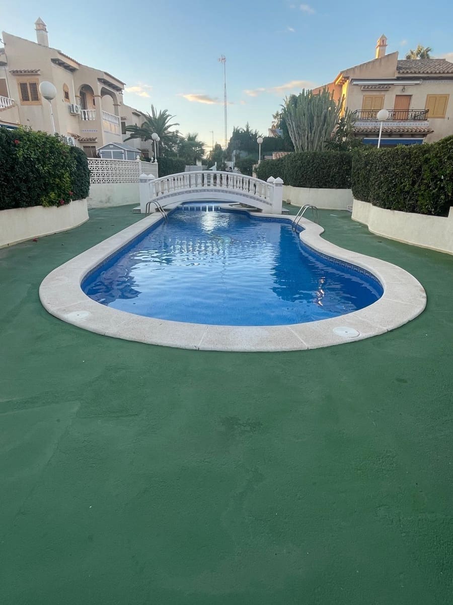 Apartamento de 4 habitaciones en Torrevieja en venta - 320.000 € (Ref: 9375238)