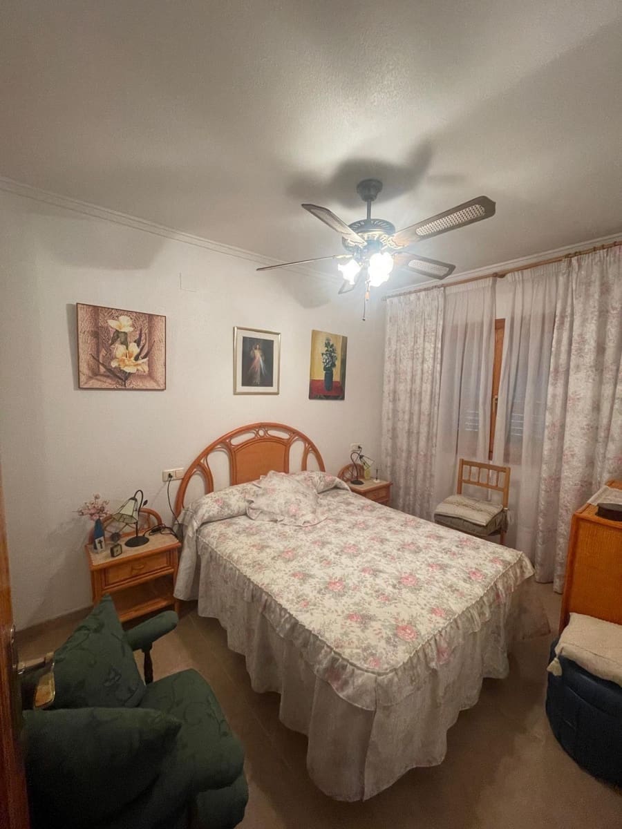 Apartamento de 4 habitaciones en Torrevieja en venta - 320.000 € (Ref: 9375238)