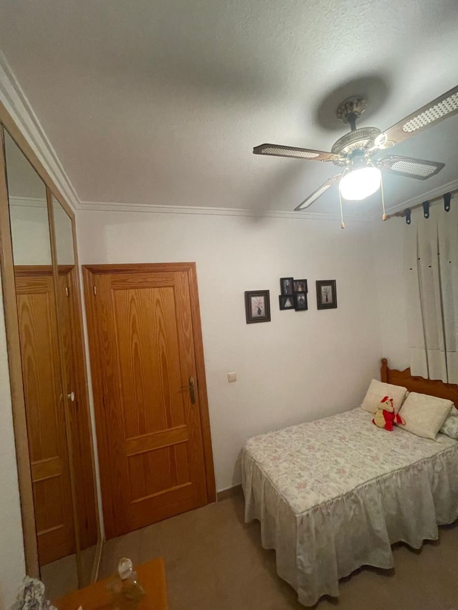 Apartamento de 4 habitaciones en Torrevieja en venta - 320.000 € (Ref: 9375238)