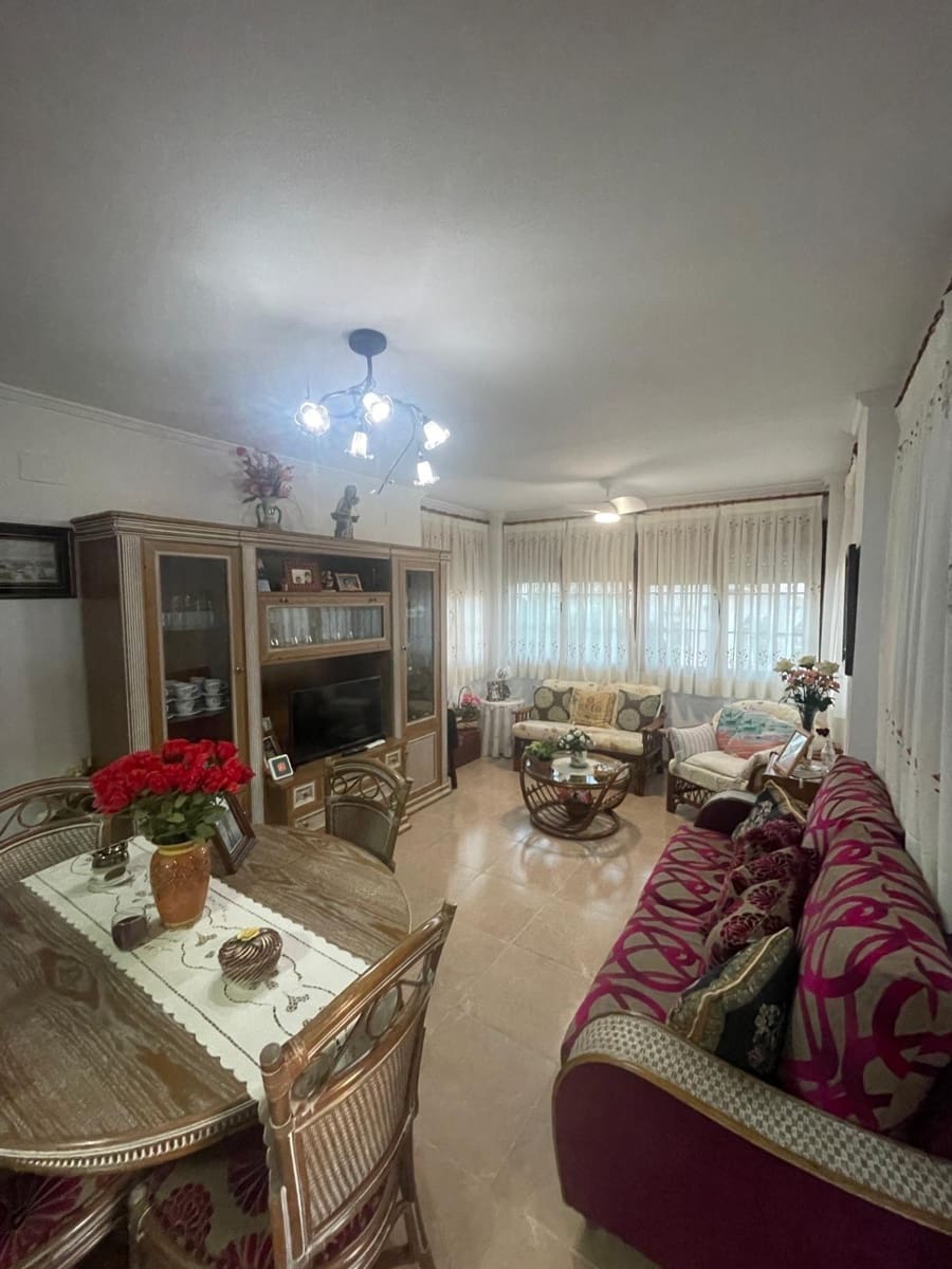 Apartamento de 4 habitaciones en Torrevieja en venta - 320.000 € (Ref: 9375238)