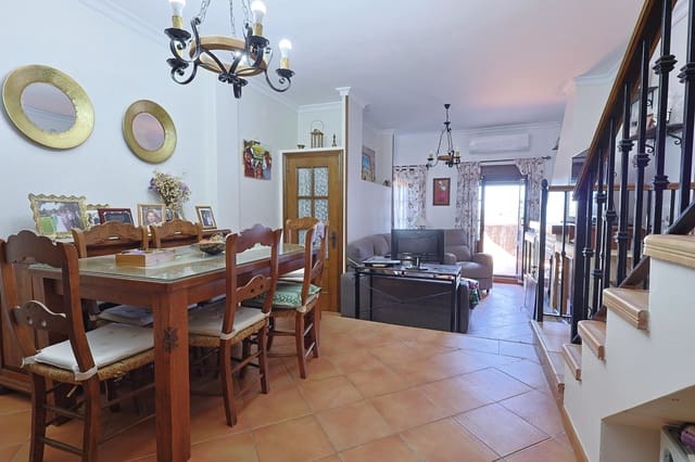 4 sovrum Radhus till salu i Algar - 243 600 € (Ref: 9391973)