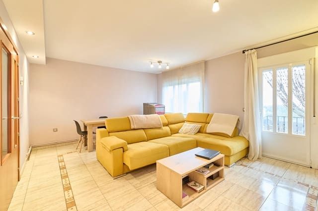 3 chambre Villa/Maison Mitoyenne à vendre à Cantagallo avec piscine garage - 213 000 € (Ref: 9396226)