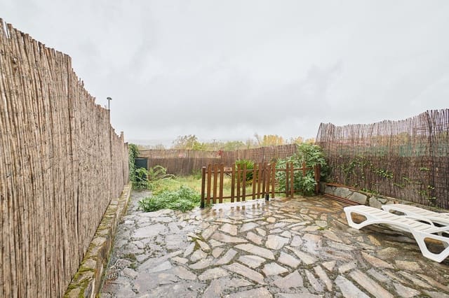 3 chambre Villa/Maison Mitoyenne à vendre à Cantagallo avec piscine garage - 213 000 € (Ref: 9396226)