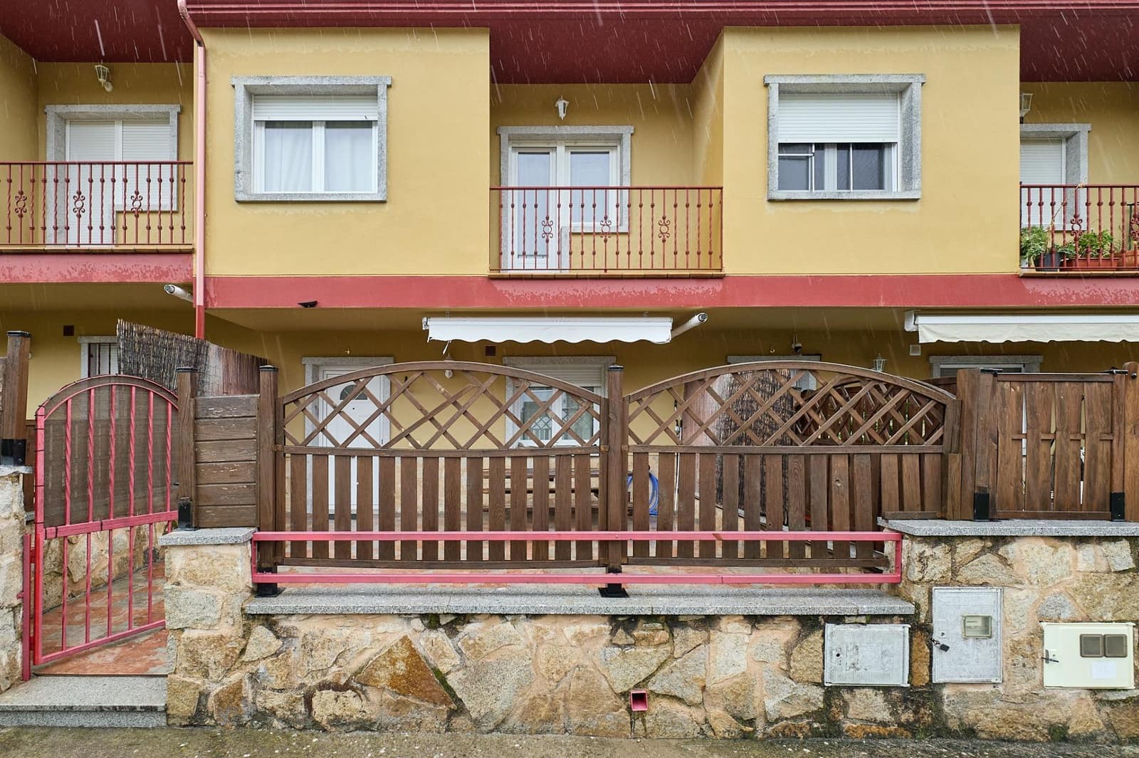 3 soveværelse Rækkehus til salg i Cantagallo med swimmingpool garage - € 228.845 (Ref: 9396226)