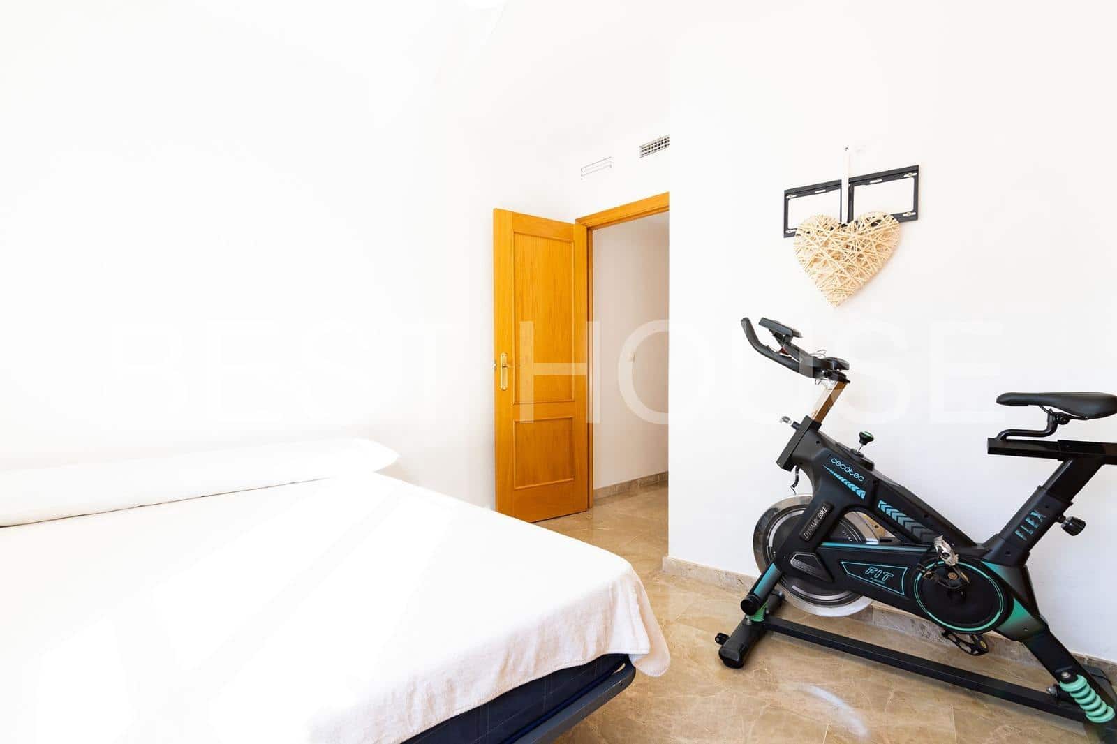 4 sovrum Lägenhet till salu i El Puntal med pool - 315 000 € (Ref: 9398671)