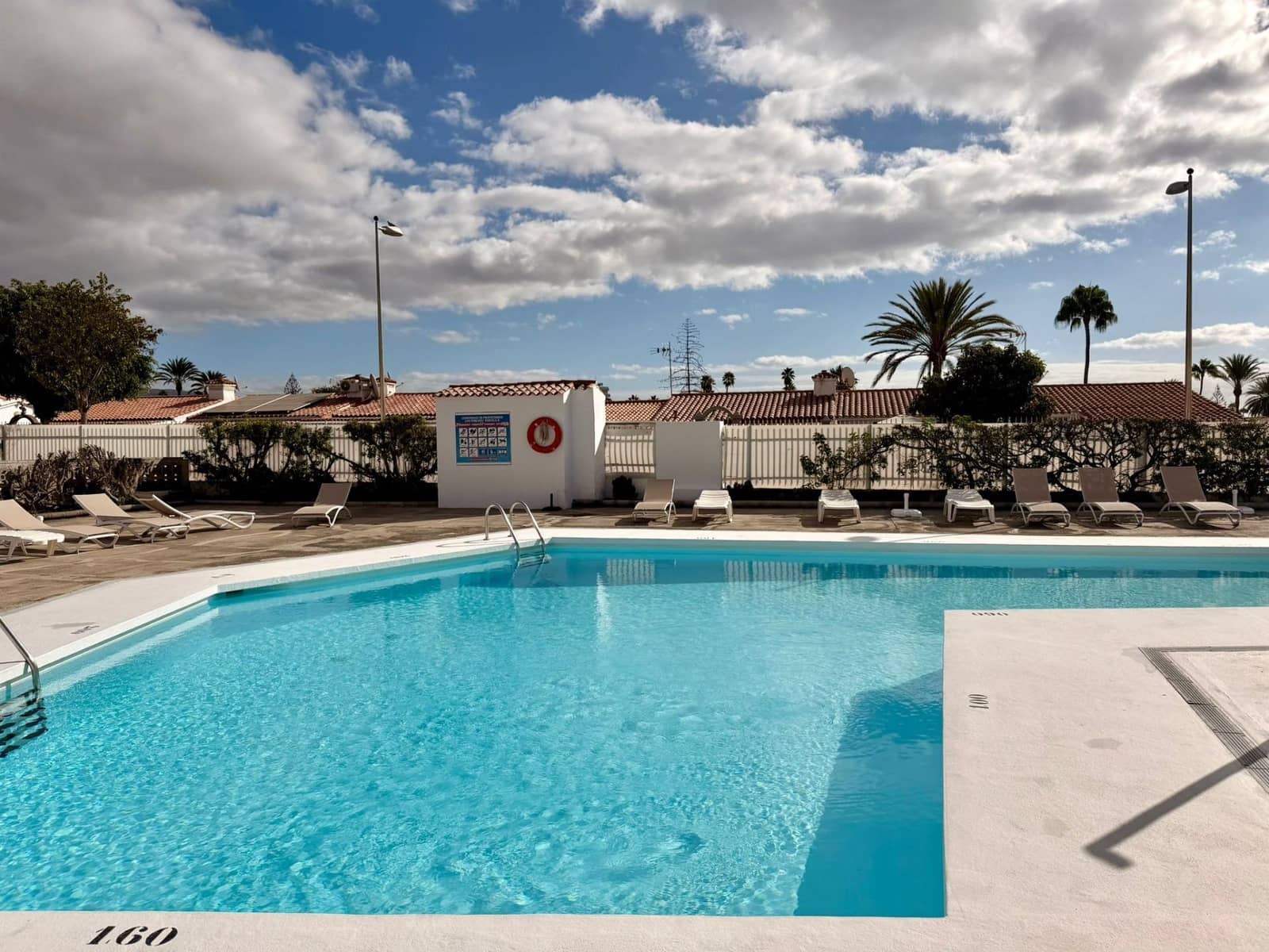 3 soverom Bungalow til salgs i Playa del Ingles med svømmebasseng - € 580 000 (Ref: 9398672)