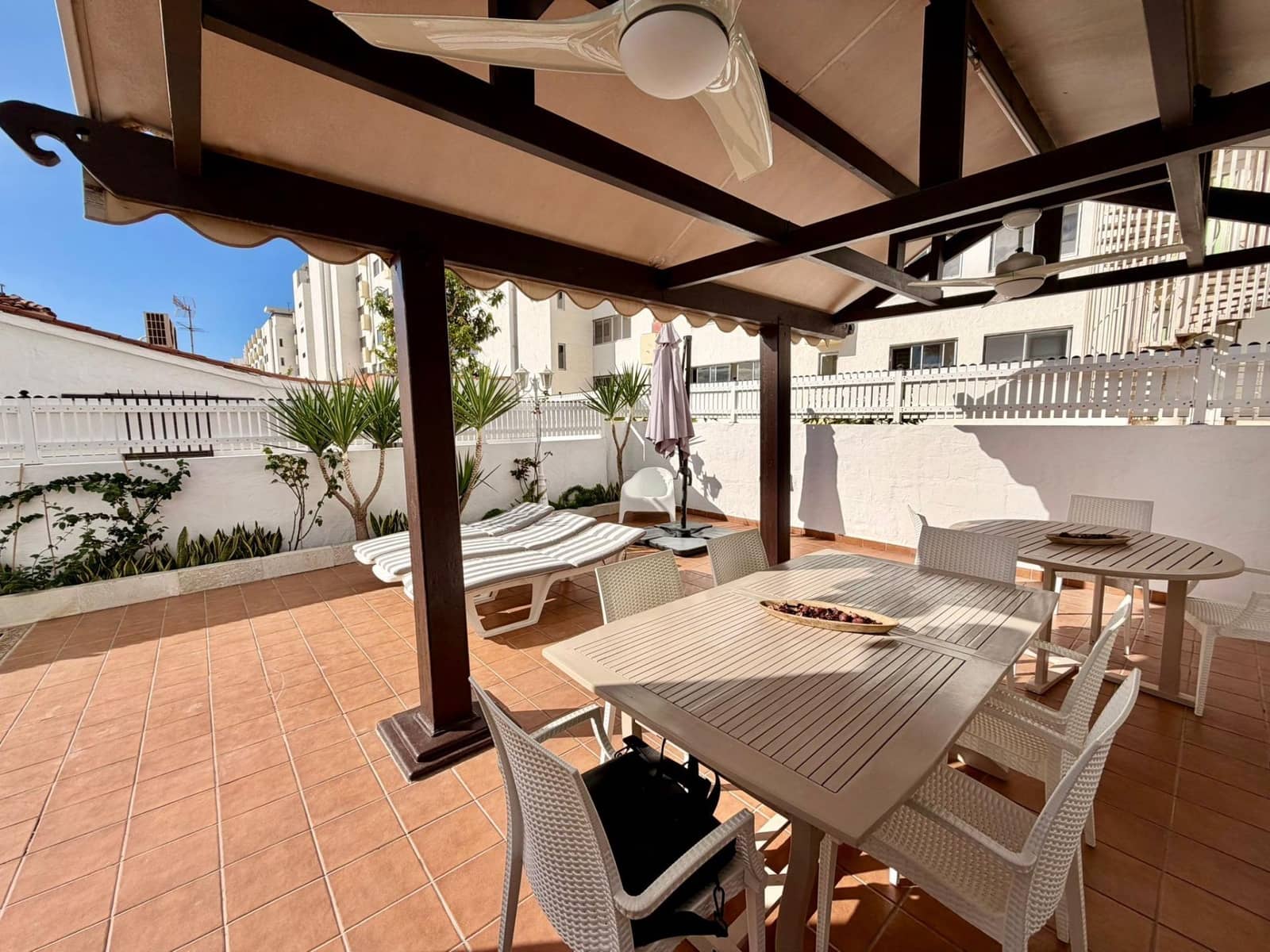 3 soverom Bungalow til salgs i Playa del Ingles med svømmebasseng - € 580 000 (Ref: 9398672)