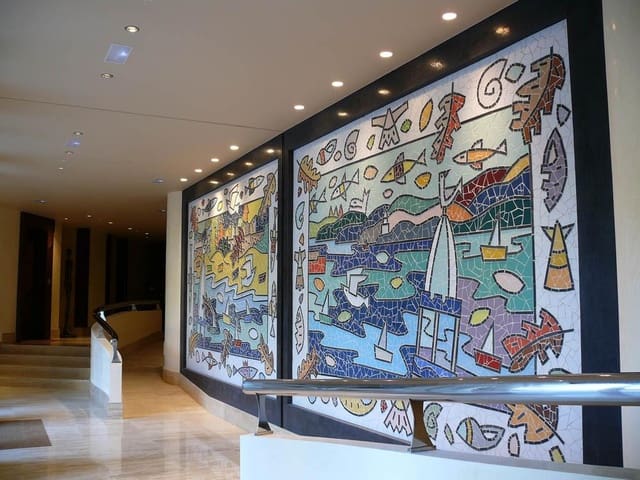 3 bedroom Flat for sale in A Coruña city with pool garage - € 1,500,000 (Ref: 9411194)