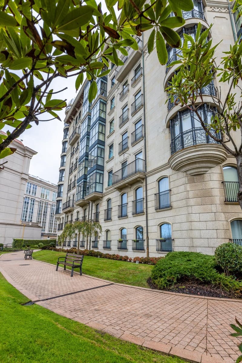 3 bedroom Flat for sale in A Coruna city with pool garage - € 1,500,000 (Ref: 9411194)