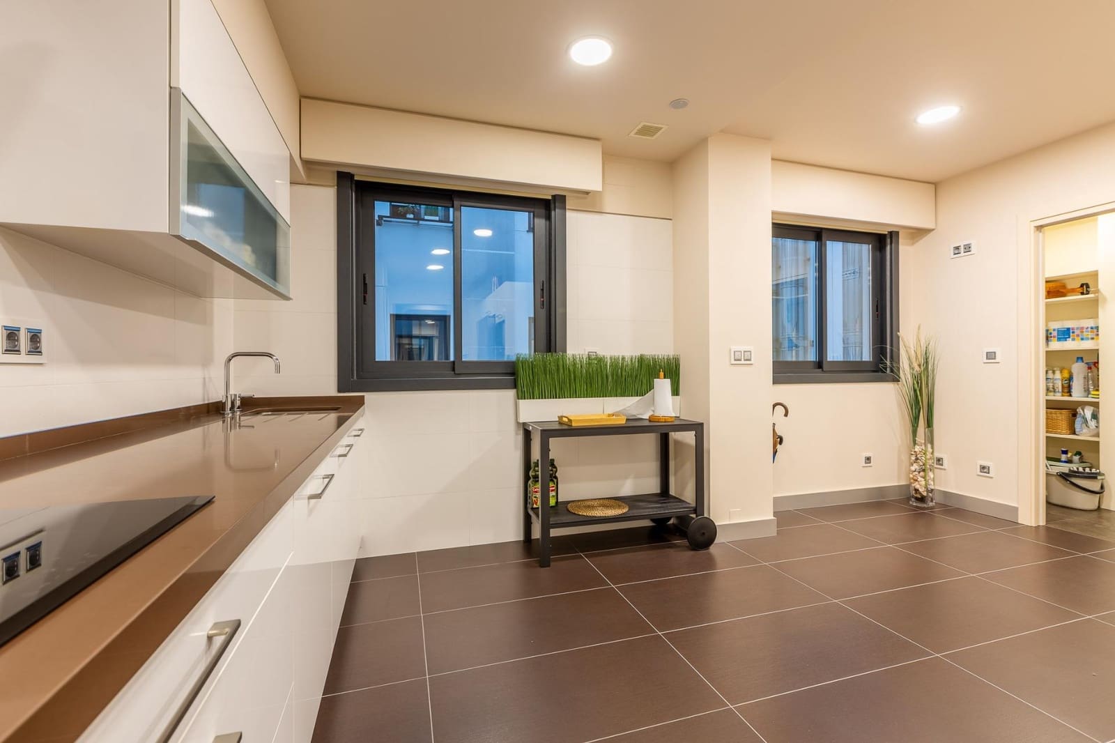 3 bedroom Flat for sale in A Coruna city with pool garage - € 1,500,000 (Ref: 9411194)