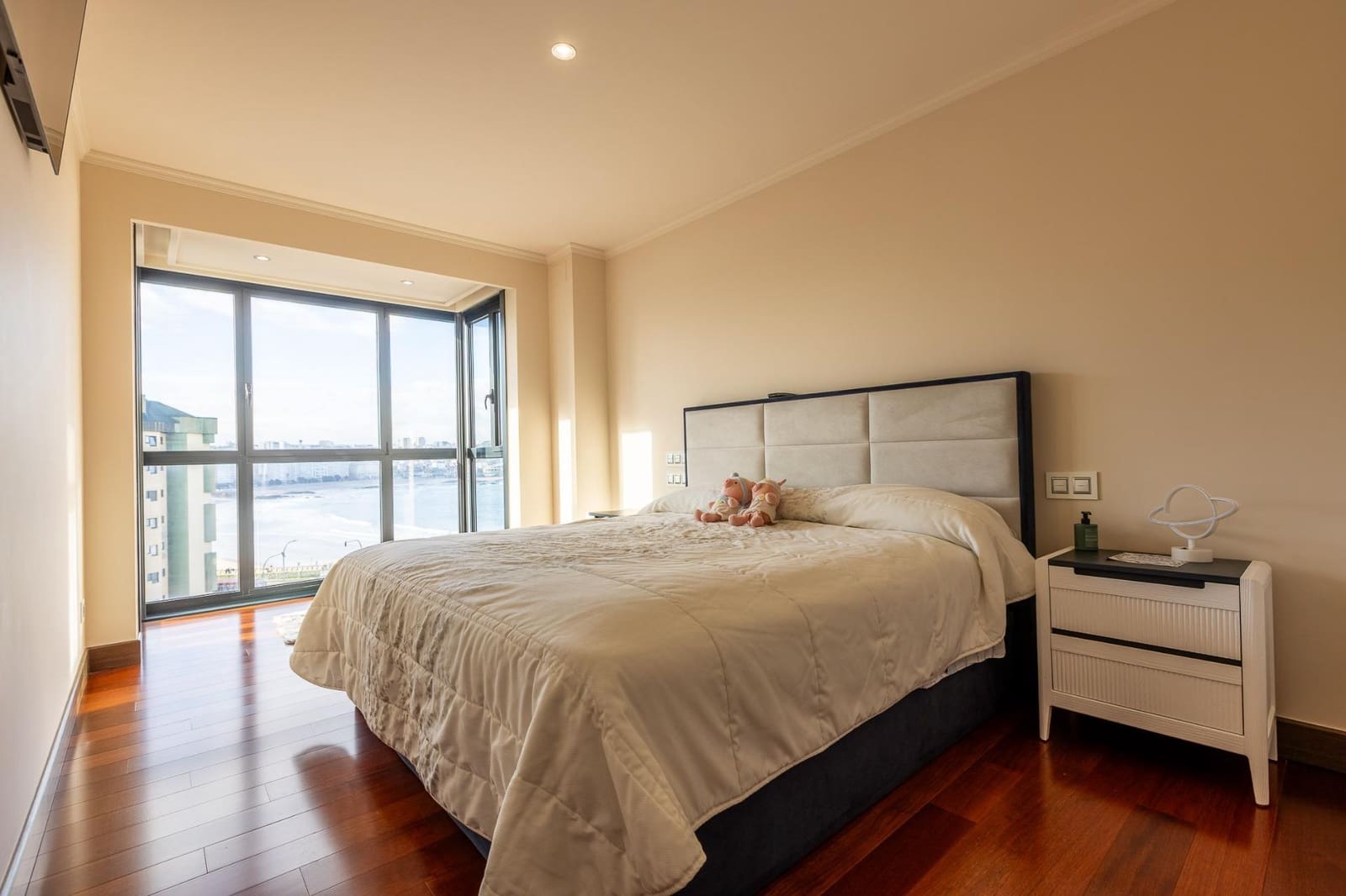 3 bedroom Flat for sale in A Coruna city with pool garage - € 1,500,000 (Ref: 9411194)