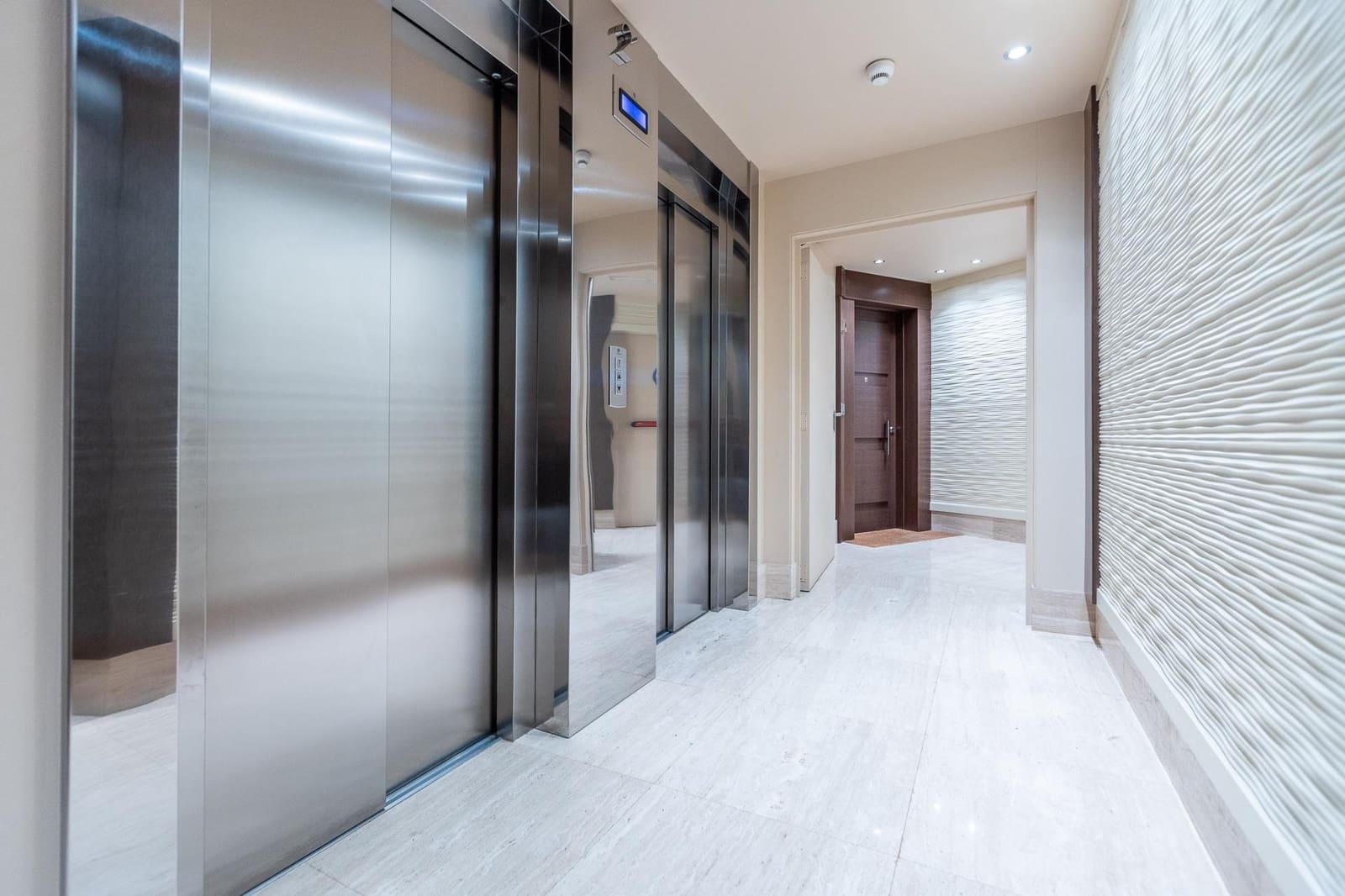 3 bedroom Flat for sale in A Coruna city with pool garage - € 1,500,000 (Ref: 9411194)