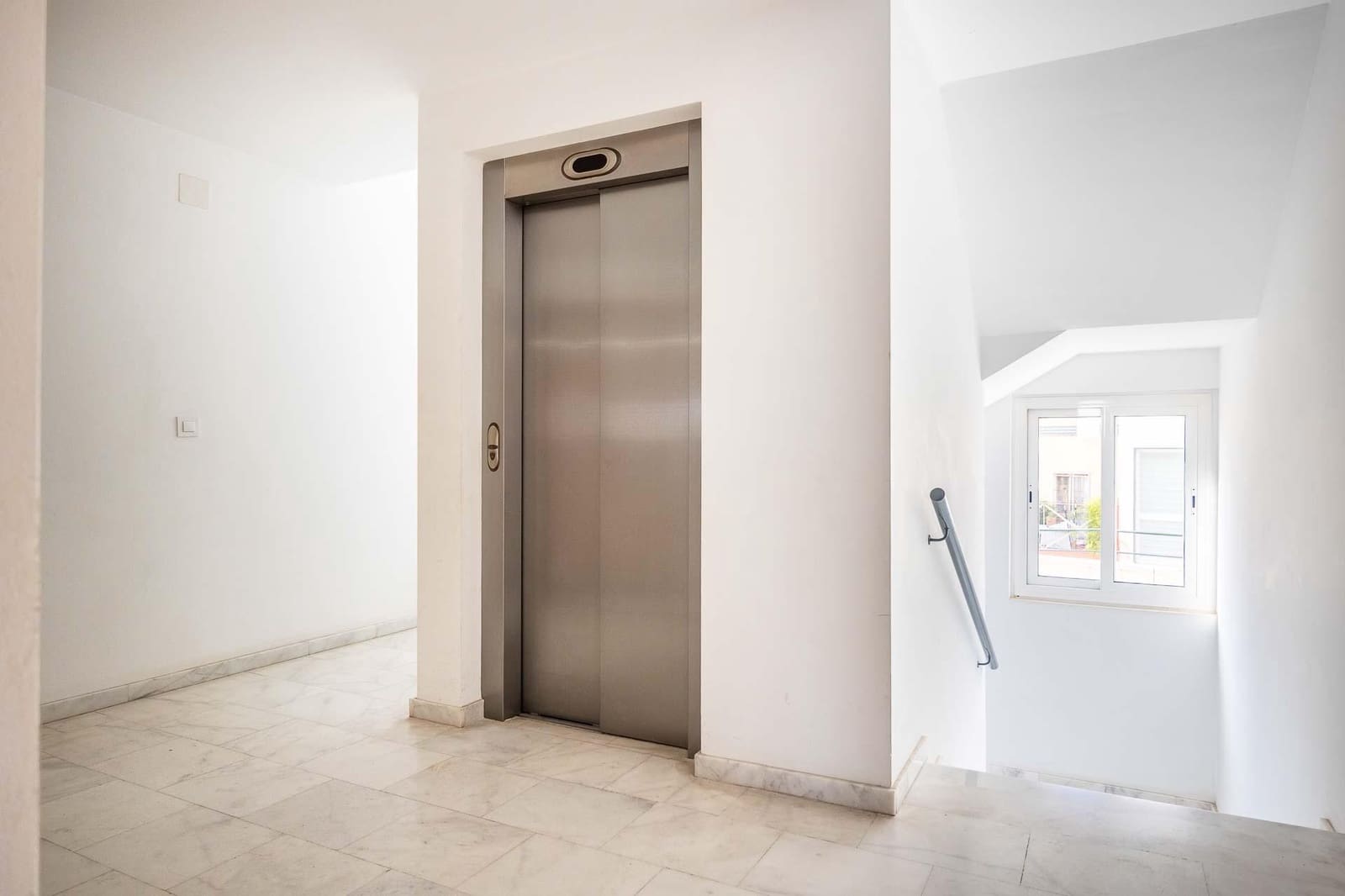 3 bedroom Flat for sale in Seville city with garage - € 199,000 (Ref: 9413978)