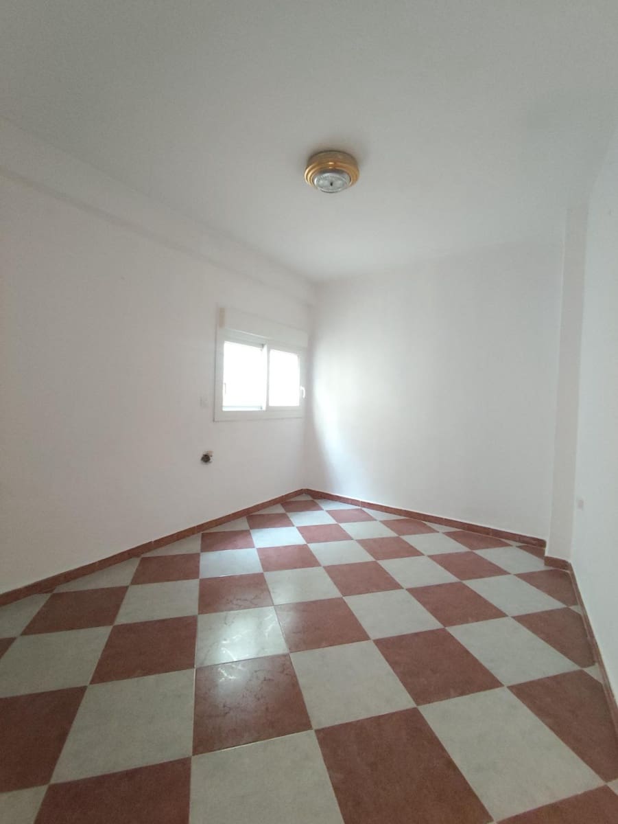 Local Comercial de 5 habitaciones en Sevilla ciudad en venta - 190.000 € (Ref: 9414287)