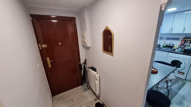 3 bedroom Flat for sale in Zaragoza city - € 155,000 (Ref: 9419595)