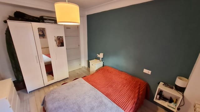 3 bedroom Flat for sale in Zaragoza city - € 155,000 (Ref: 9419595)