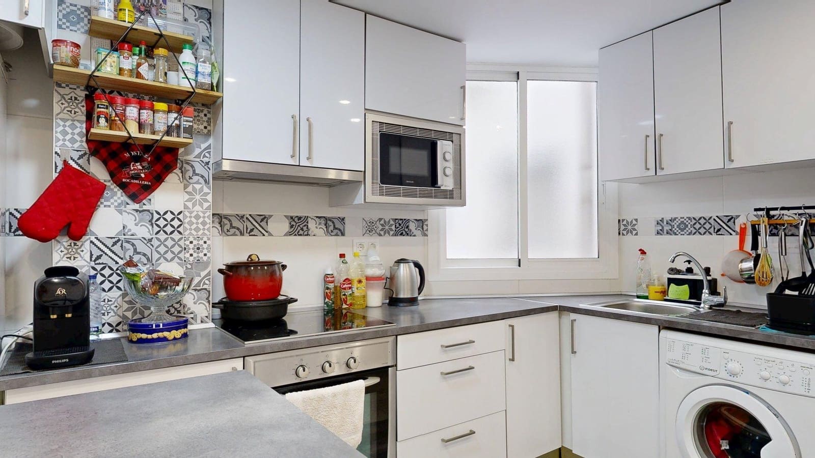 3 bedroom Flat for sale in Zaragoza city - € 135,000 (Ref: 9419595)