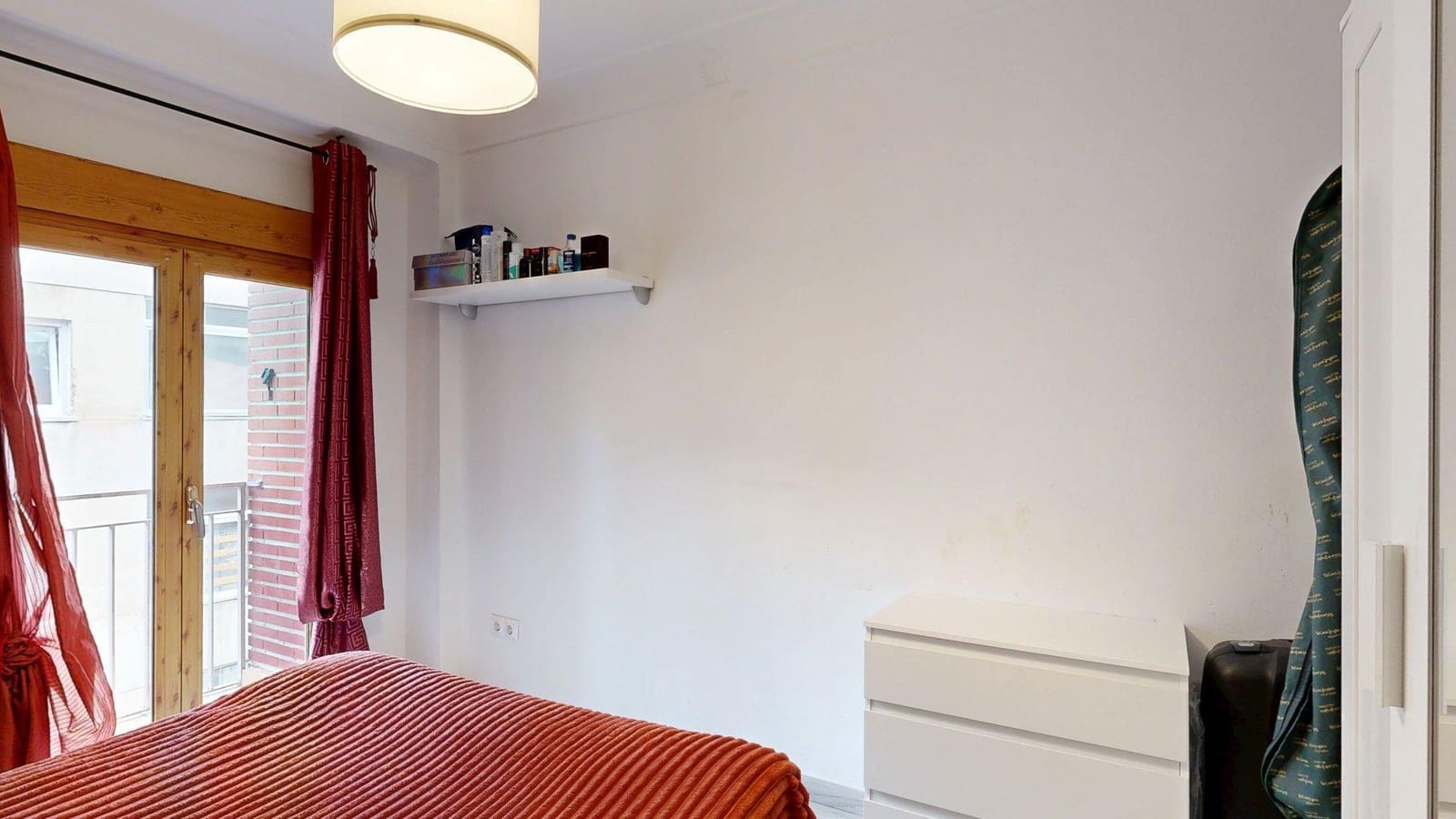 3 bedroom Flat for sale in Zaragoza city - € 135,000 (Ref: 9419595)