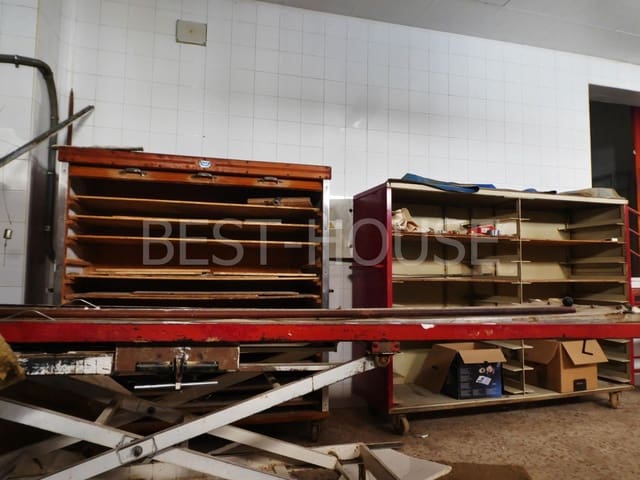 5 slaapkamer Commercieel te koop in Era Alta, Murcia stad - € 135.000 (Ref: 9427429)