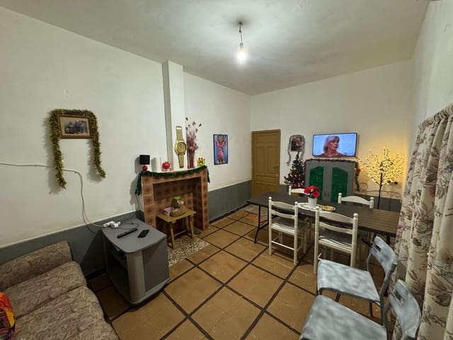 5 bedroom Townhouse for sale in Ciudad Real city - € 55,000 (Ref: 9427433)