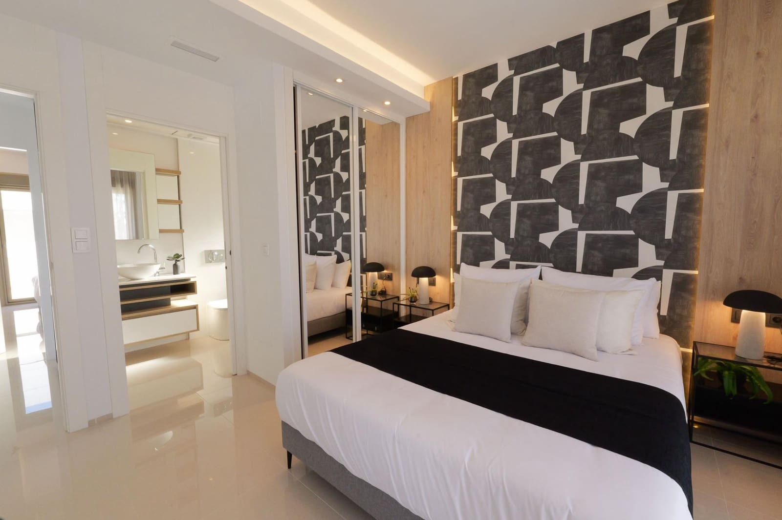 3 bedroom Villa for sale in Los Alcazares - € 560,021 (Ref: 9431703)