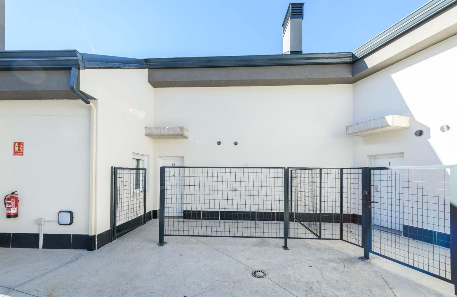 2 bedroom Apartment for sale in Meco with garage - € 365,000 (Ref: 9431705)