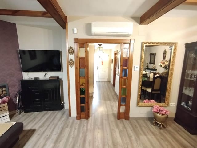 3 bedroom Villa for sale in Jaén city with garage - € 355,000 (Ref: 9431706)