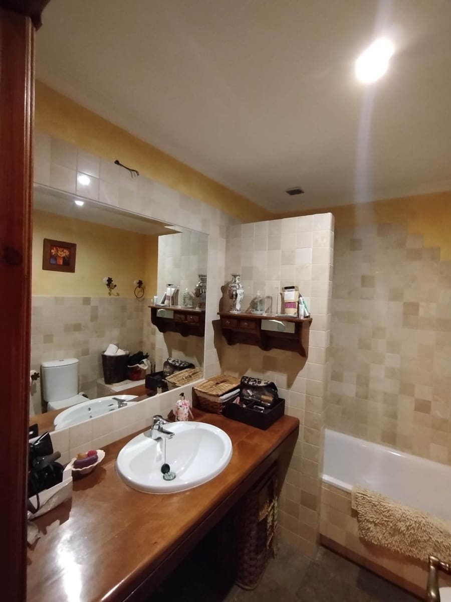 3 sypialnia Willa na sprzedaż w Miasto Jaen z garażem - 355 000 € (Ref: 9431706)