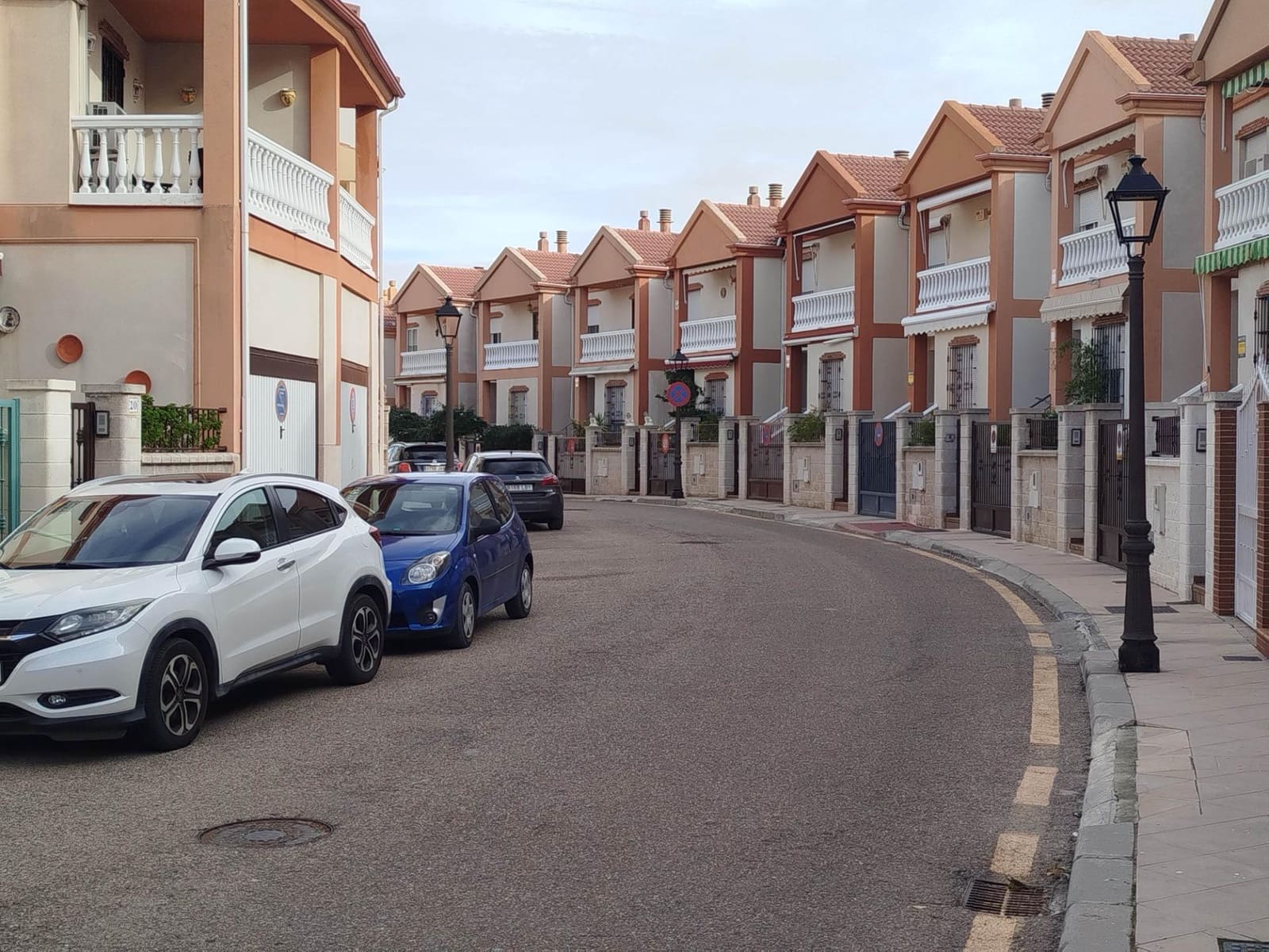 3 sypialnia Willa na sprzedaż w Miasto Jaen z garażem - 355 000 € (Ref: 9431706)