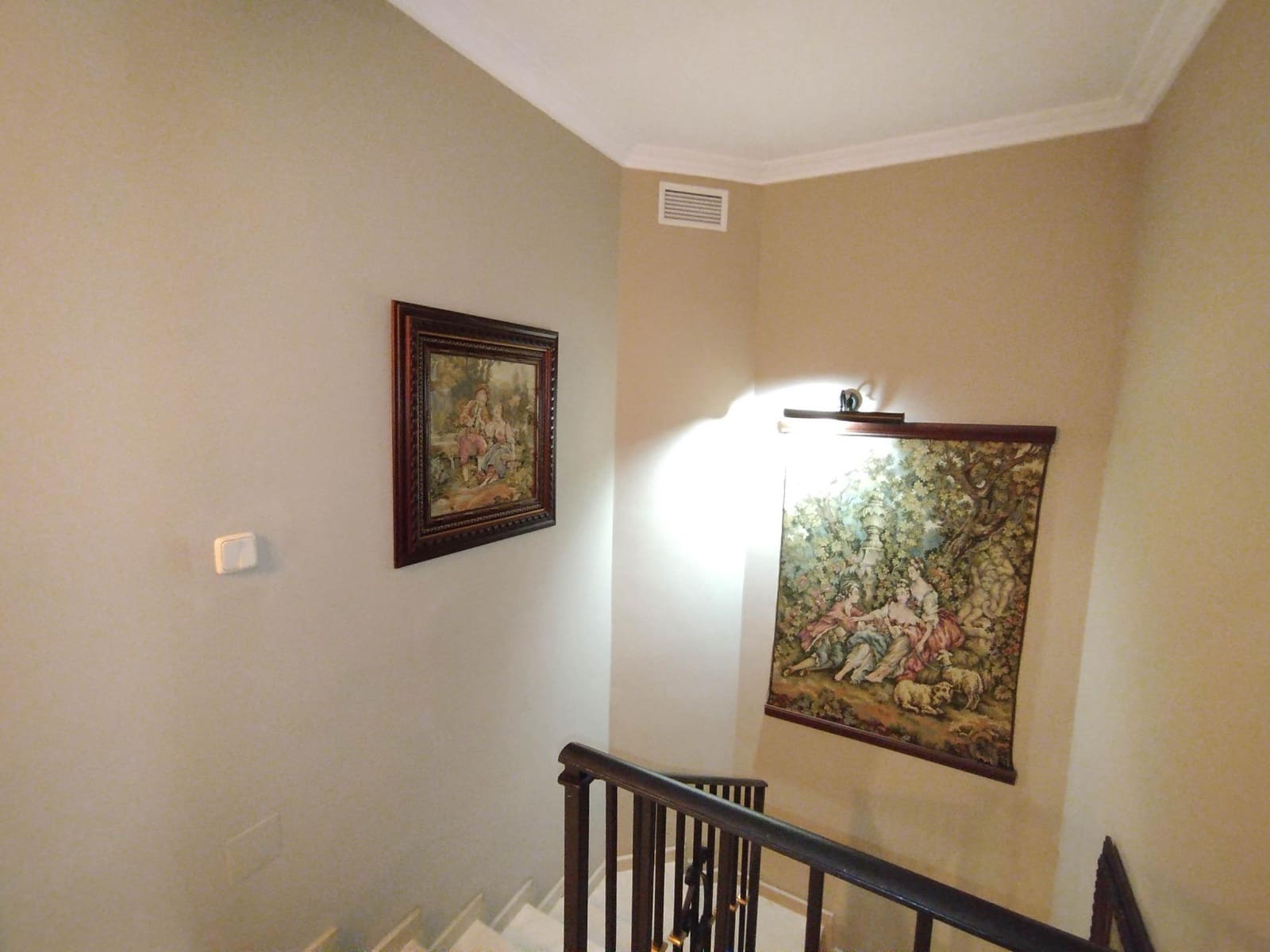 3 sypialnia Willa na sprzedaż w Miasto Jaen z garażem - 355 000 € (Ref: 9431706)