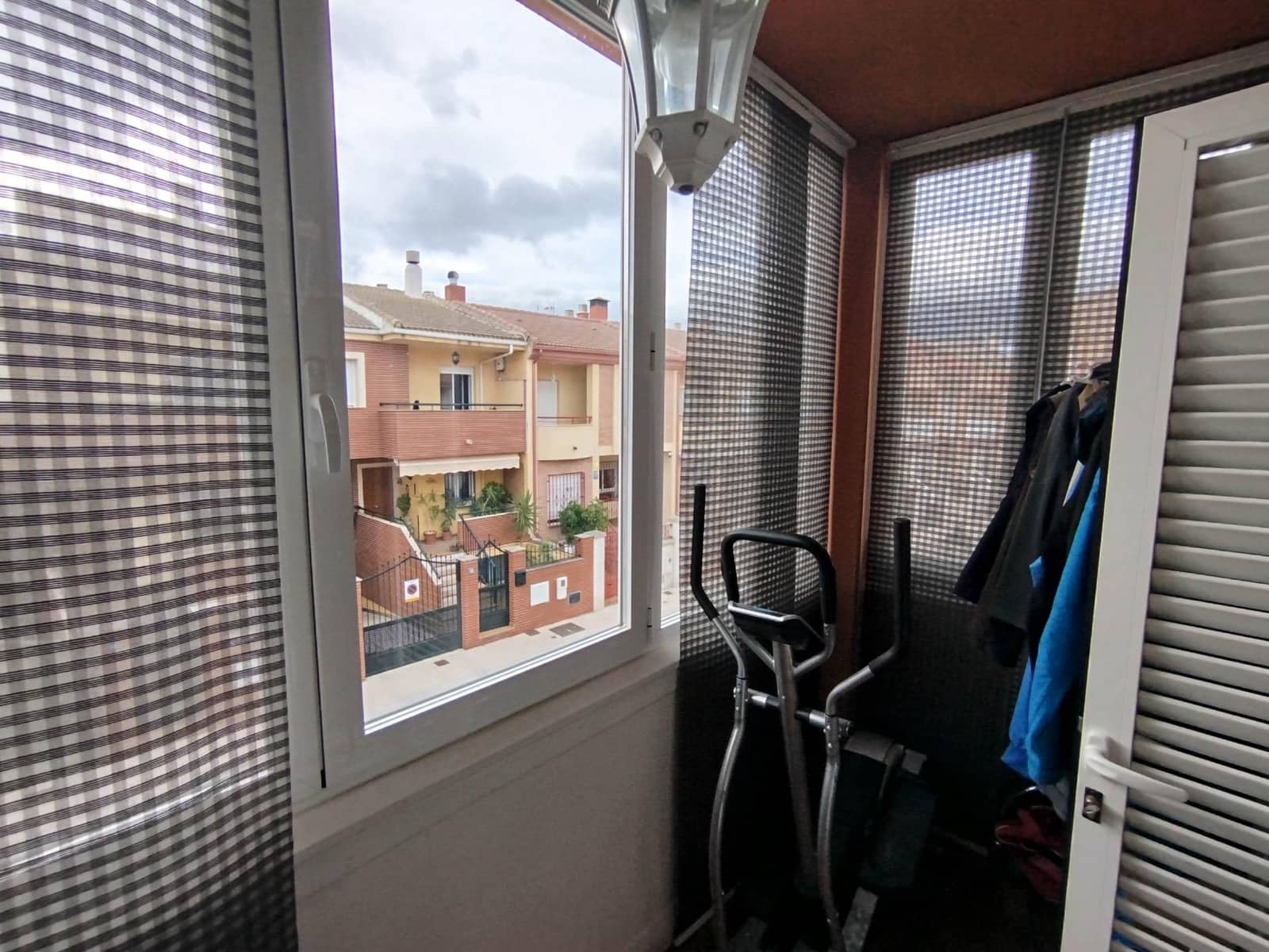 3 sypialnia Willa na sprzedaż w Miasto Jaen z garażem - 355 000 € (Ref: 9431706)