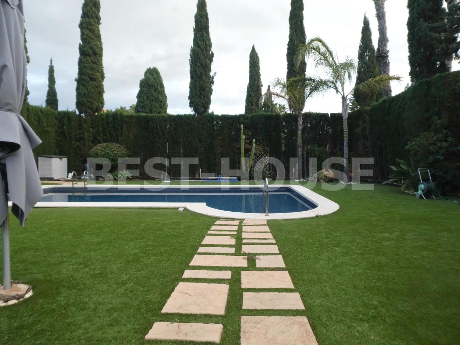 5 makuuhuone Huvila myytävänä paikassa Churra mukana uima-altaan 
autotalli - 855 000 € (Ref: 9435986)