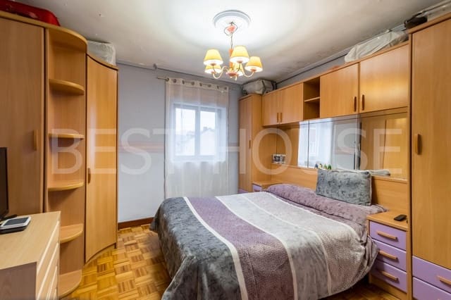 3 makuuhuone Asunto myytävänä paikassa Torrelavega - 100 000 € (Ref: 9440239)