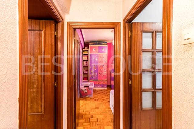 3 makuuhuone Asunto myytävänä paikassa Torrelavega - 100 000 € (Ref: 9440239)