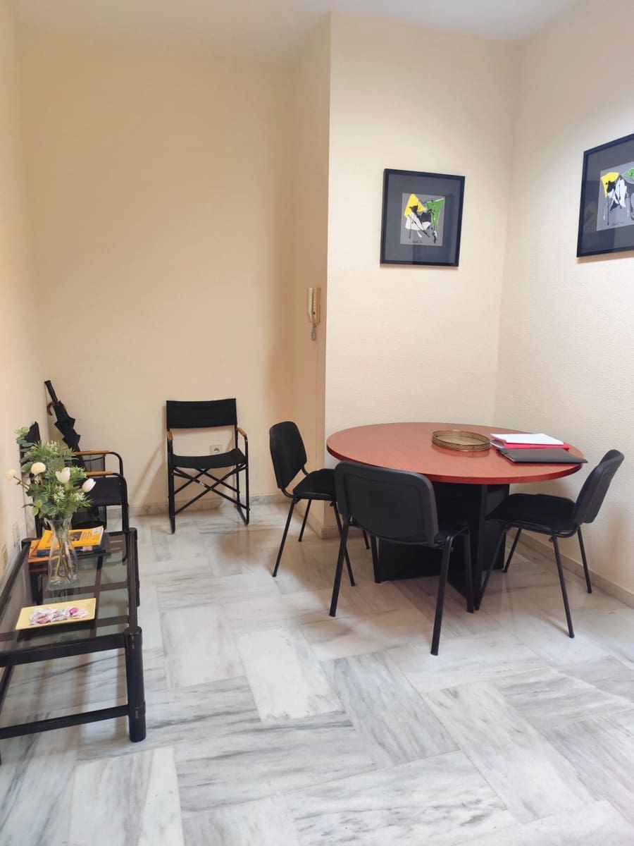 2 soverom Kontor til salgs i Sevilla by med garasje - € 179 000 (Ref: 9441422)