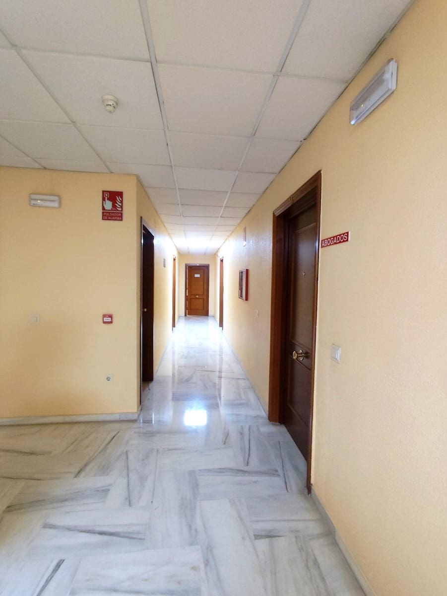 2 soverom Kontor til salgs i Sevilla by med garasje - € 179 000 (Ref: 9441422)