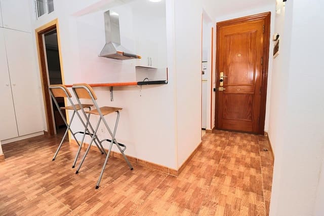 1 slaapkamer Flat te huur in Guanarteme, Las Palmas de Gran Canaria - € 930 (Ref: 9449600)