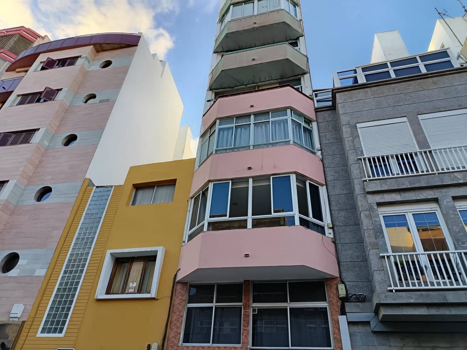 1 slaapkamer Flat te huur in Las Palmas de Gran Canaria - € 930 (Ref: 9449600)