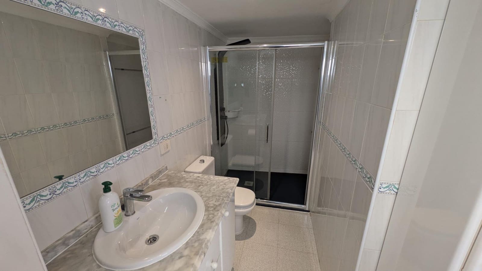 2 soveværelse Lejlighed til leje i Las Palmas de Gran Canaria - € 900 (Ref: 9449603)