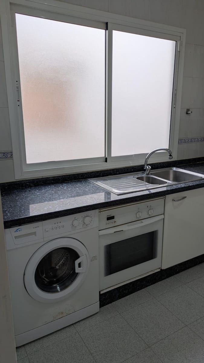 2 soveværelse Lejlighed til leje i Las Palmas de Gran Canaria - € 900 (Ref: 9449603)