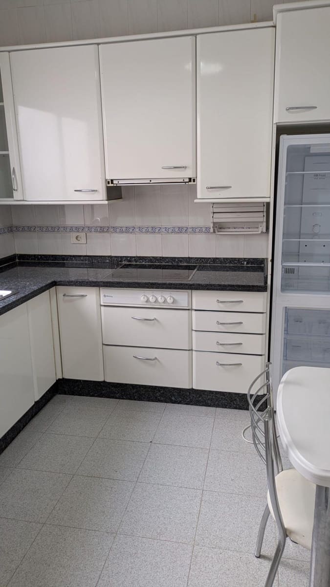 2 soveværelse Lejlighed til leje i Las Palmas de Gran Canaria - € 900 (Ref: 9449603)