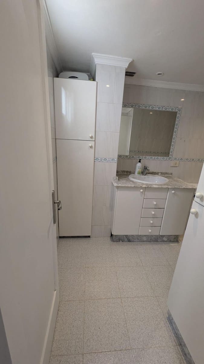 2 soveværelse Lejlighed til leje i Las Palmas de Gran Canaria - € 900 (Ref: 9449603)