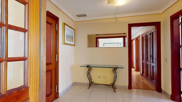 Piso de 3 habitaciones en Las Palmas de Gran Canaria en venta con garaje - 778.000 € (Ref: 9452293)